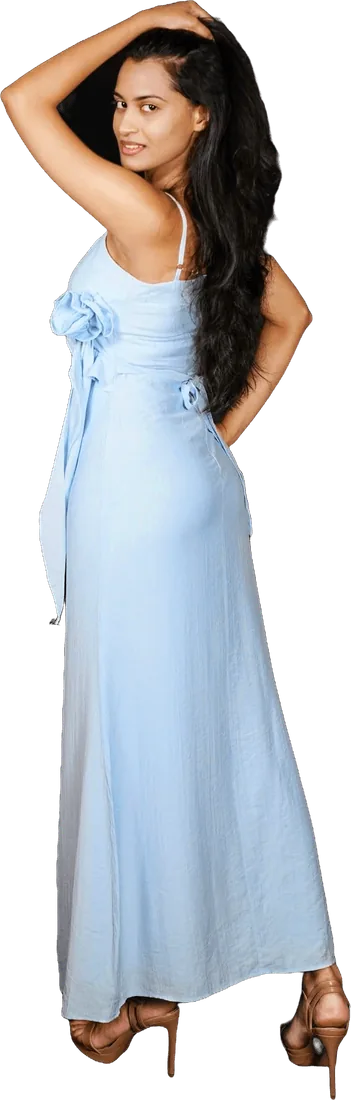 A Catwa model in a pale blue gown